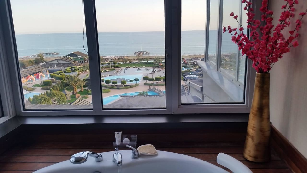 Netter Ausblick aus dem Whirlpool Limak Lara Deluxe Hotel & Resort