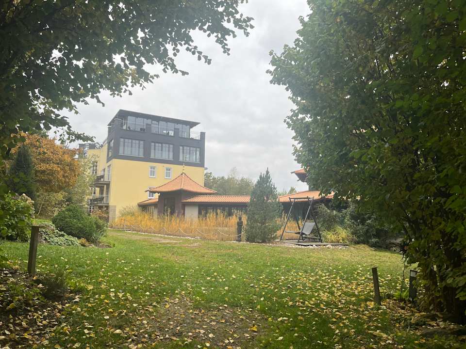 Gartenanlage Spirit & SPA Hotel Birkenhof am Elfenhain