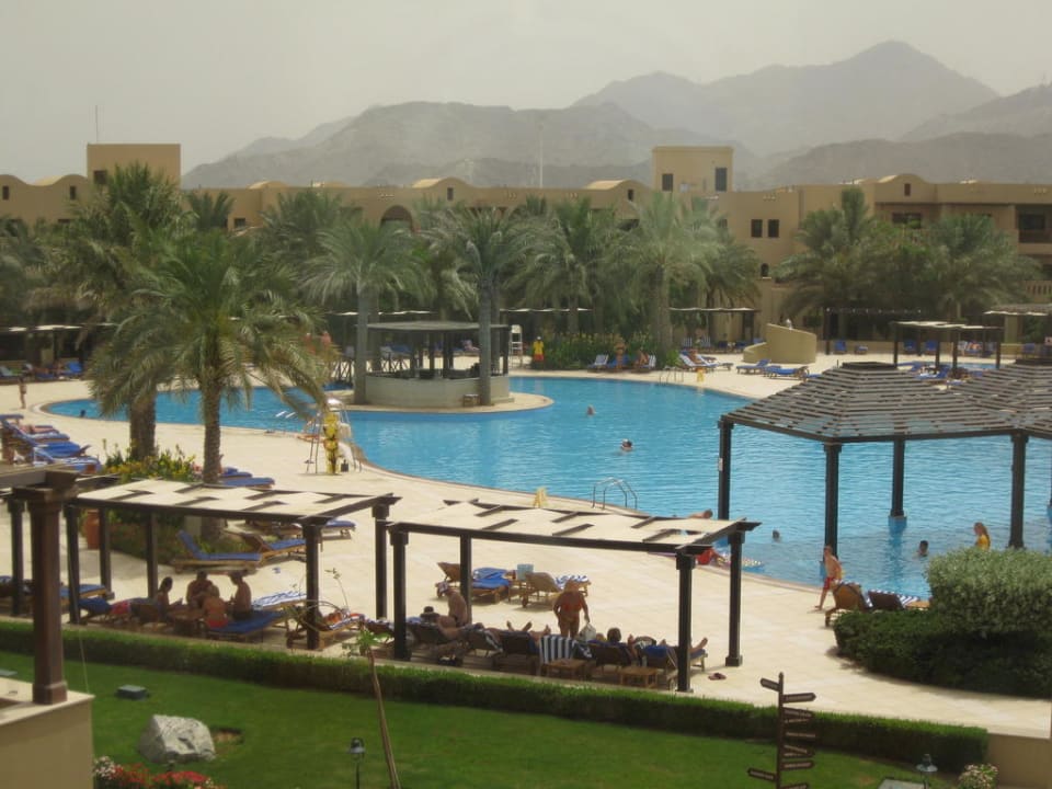 Pool Miramar Al Aqah Beach Resort