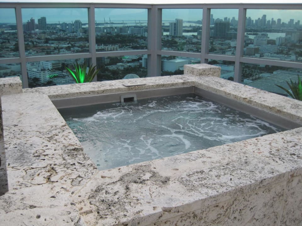 Jacuzzi in der Penthouse Suite Hotel The Setai