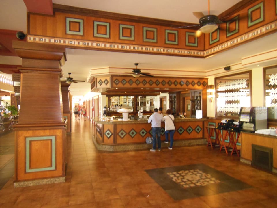 Die Lobbybar mit Internetzugang Hotel Riu Karamboa