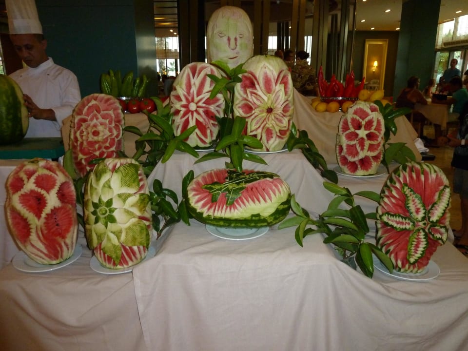 Melonenschnitzerei Sherwood Dreams Resort