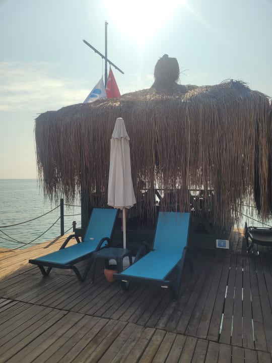 Strand Crystal Flora Beach Resort