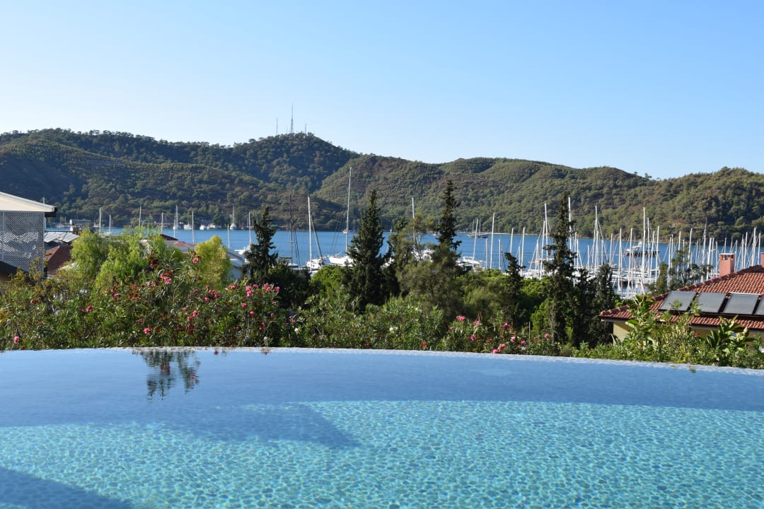 Pool Hotel Unique