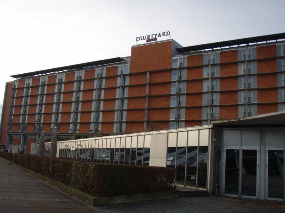 Rückseite des Hotels Hotel Courtyard by Marriott Linz