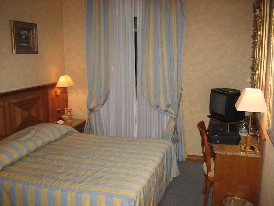 Zimmer 107 Hotel Strasbourg