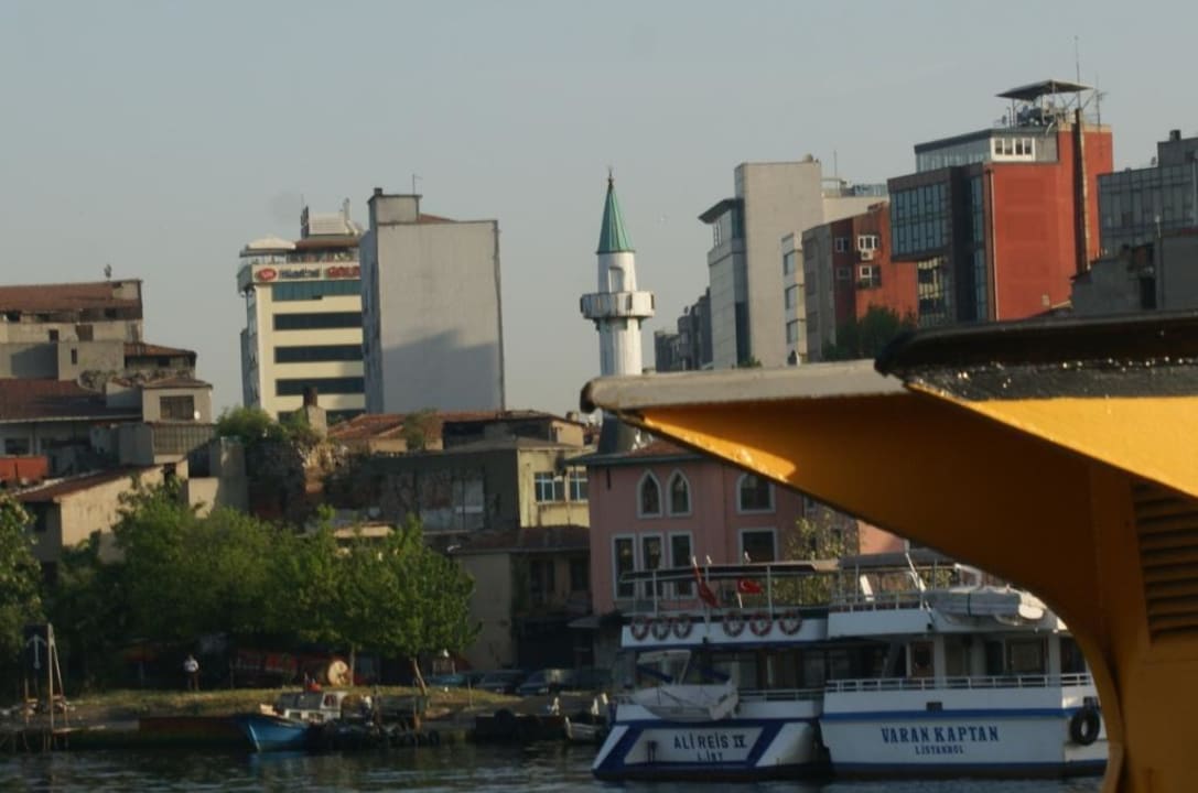 Blick von der Fähre zum Hotel Istanbul Golden City Hotel
