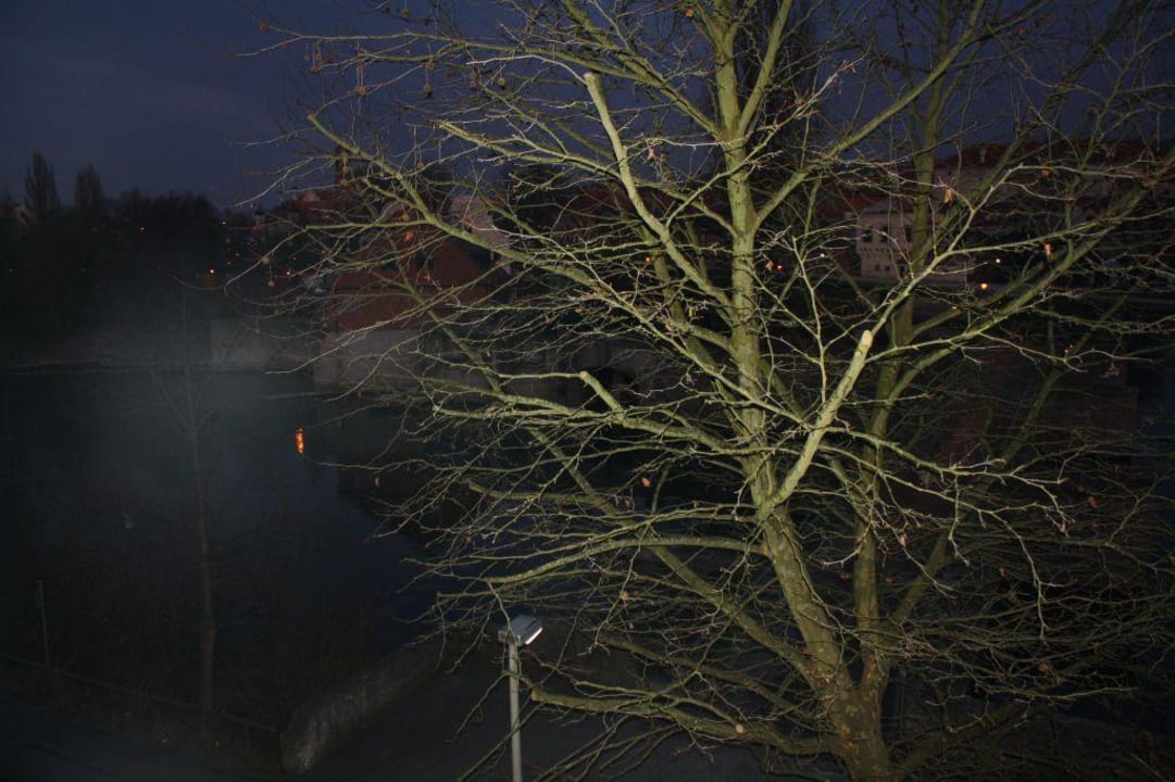 LA bei Nacht Roomingtons Hotel Kaiserhof