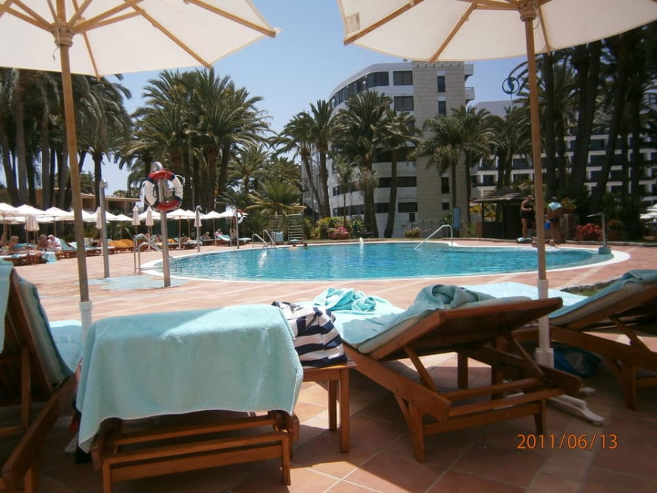 Warmer Salzwasserpool in der Ruhezone Seaside Hotel Palm Beach