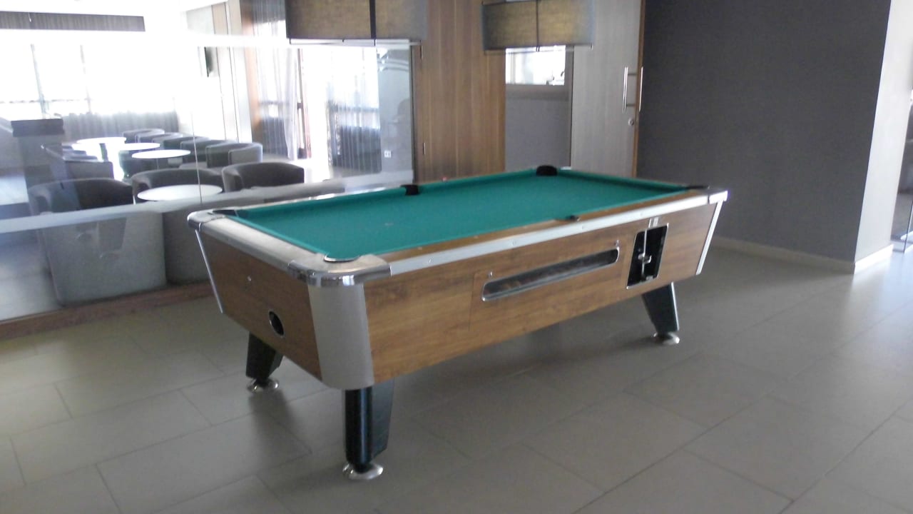 Auch ein Billardtisch darf nicht fehlen BG Hotel Caballero