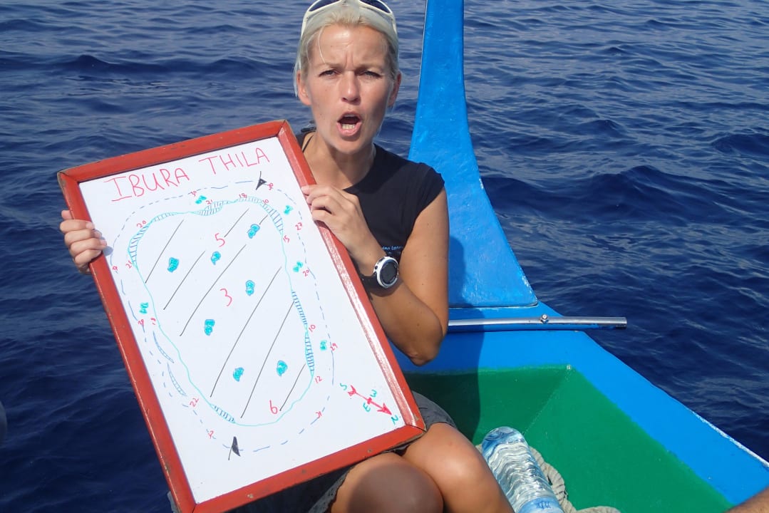 Besprechung vorm Tauchgang Filitheyo Island Resort