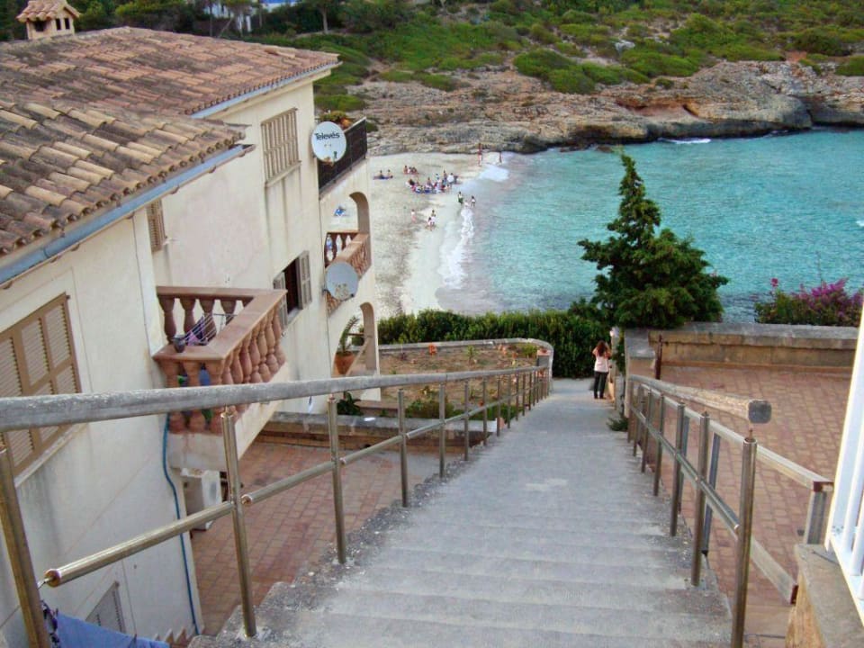 Weg zur Bucht Cala Mendia blau punta reina