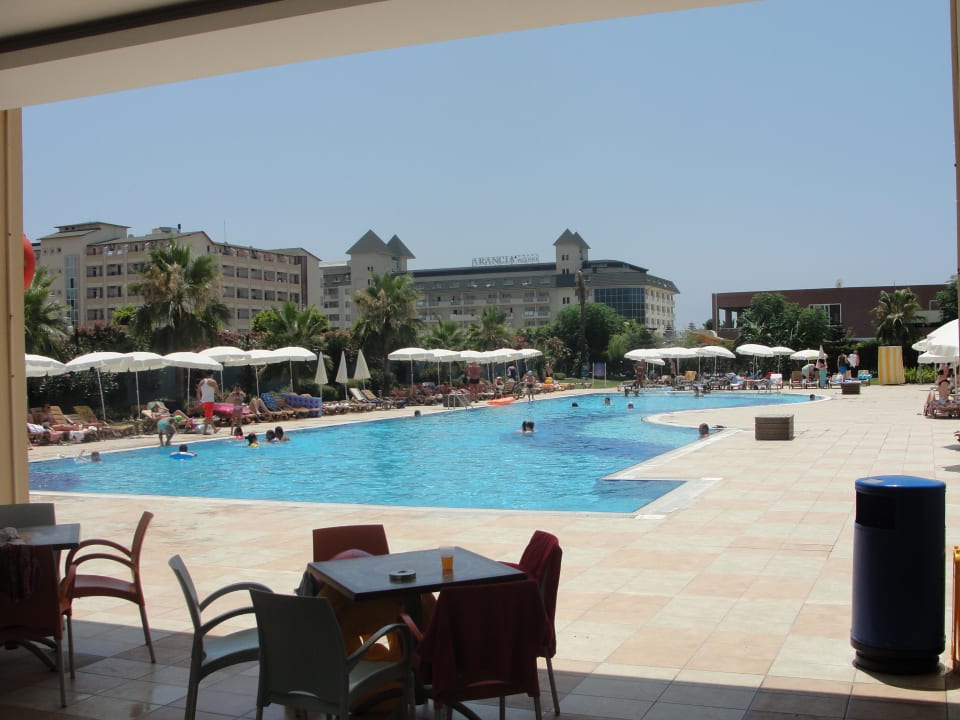 Vonkajší bar a bazén Solivia Hotel