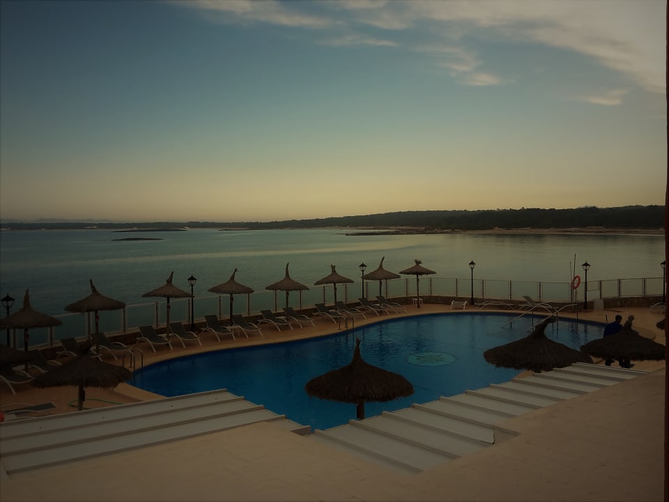 Pool Universal Hotel Marques