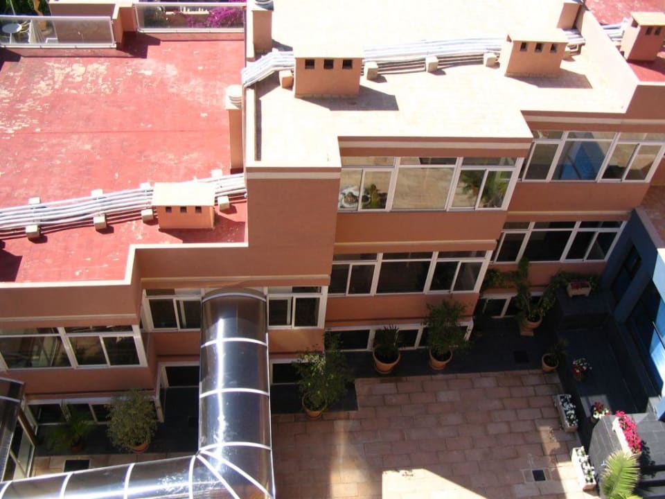 Blick auf Nebenhaus (Innenhofseite) Hotel Aparthotel Paguera Beach