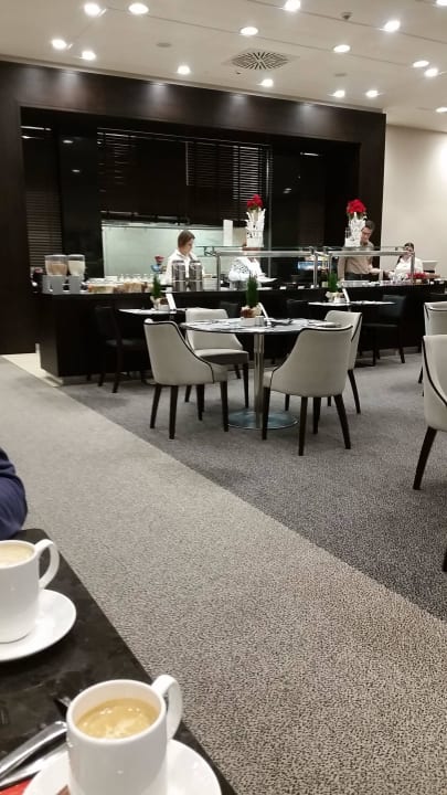 Elegancko Hilton Garden Inn Krakow Airport