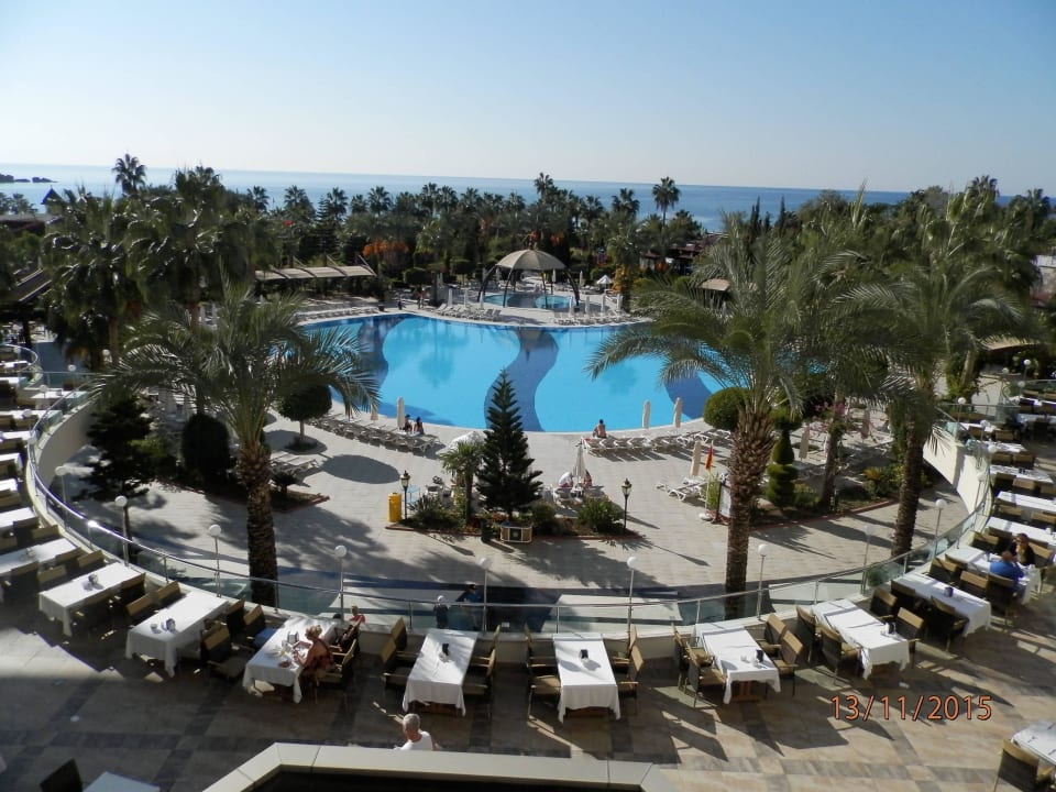 Бассейн Saphir Resort & Spa