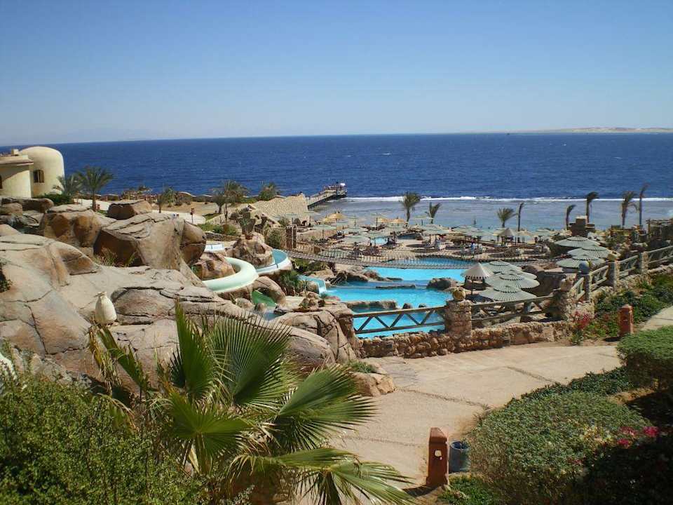 Pool area Hotel Hauza Beach Resort