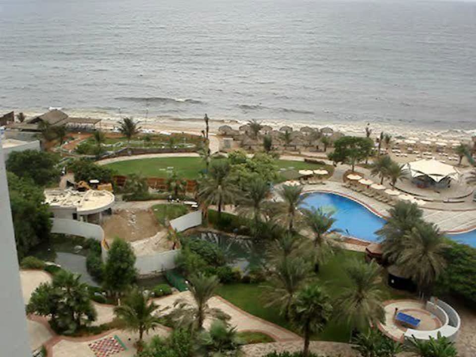 Poolrestaurant wird abgerissen Hotel Le Meridien Al Aqah Beach Resort
