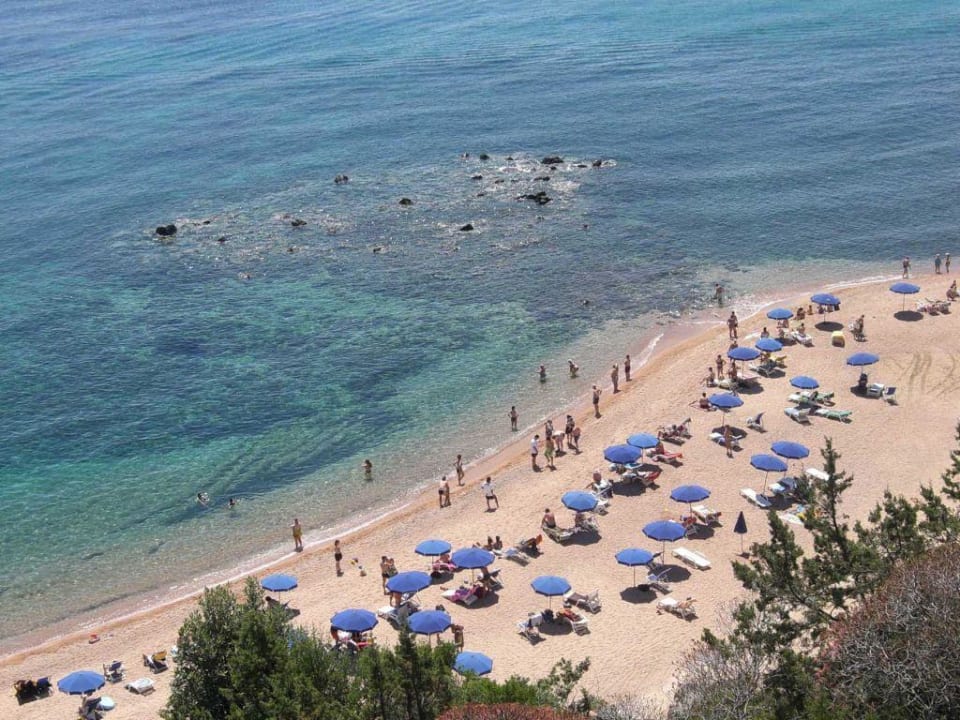 Hoteleigener Strand Club Esse Palmasera