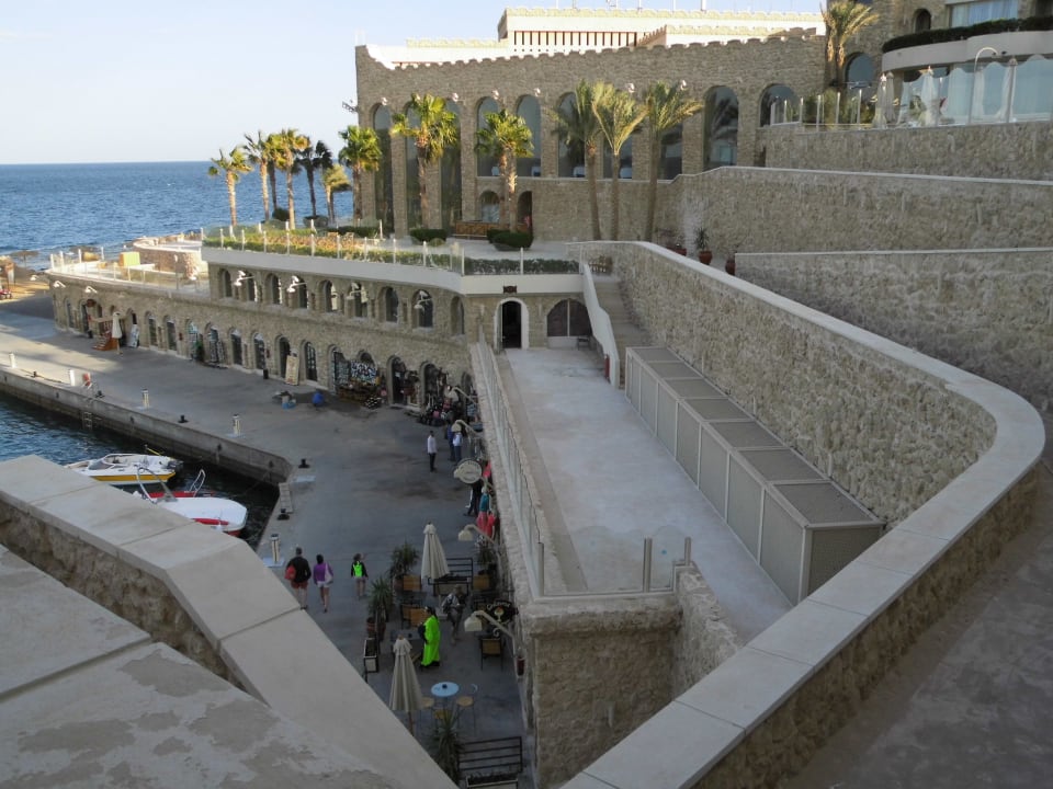 Mit Blick in den Hafen Pickalbatros Citadel Resort