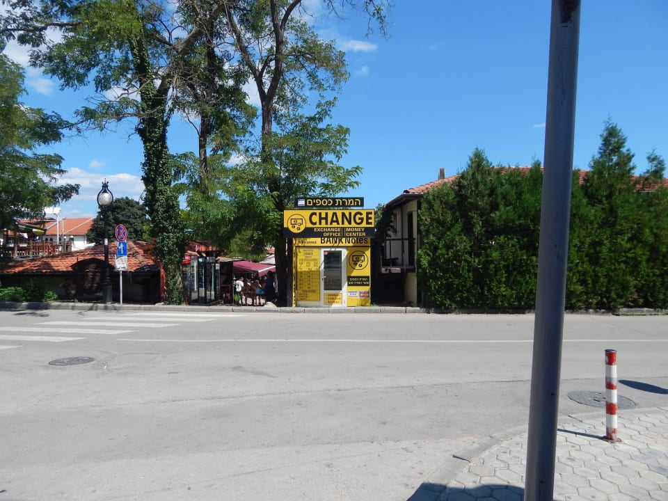 Okolica hotelu - droga na plażę. Hotel Atlas