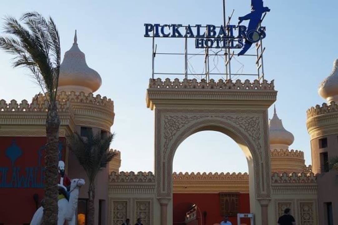 Hotel Eingang  Pickalbatros Alf Leila Wa Leila Resort - Neverland Hurghada