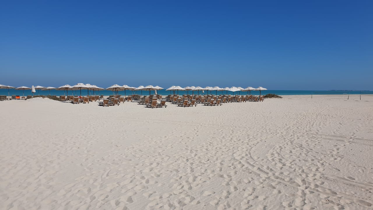 Strand Saadiyat Rotana Resort &  Villas