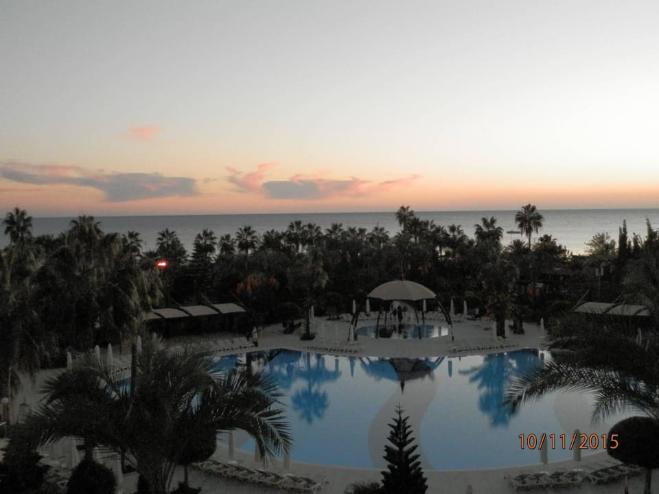 Вечерний вид Saphir Resort & Spa