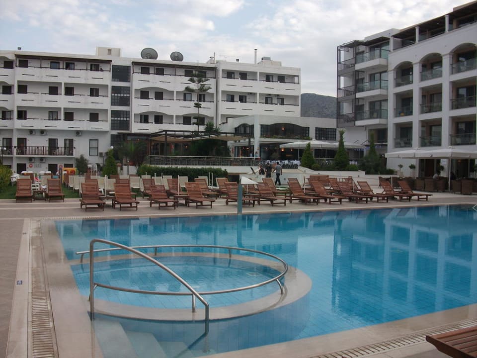 Pool 1 Albatros Spa & Resort Hotel