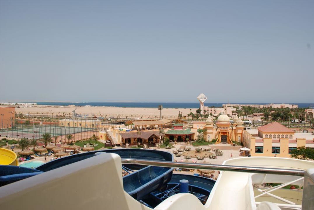 Widok ze zjeżdżalni Pickalbatros Aqua Park Resort - Hurghada
