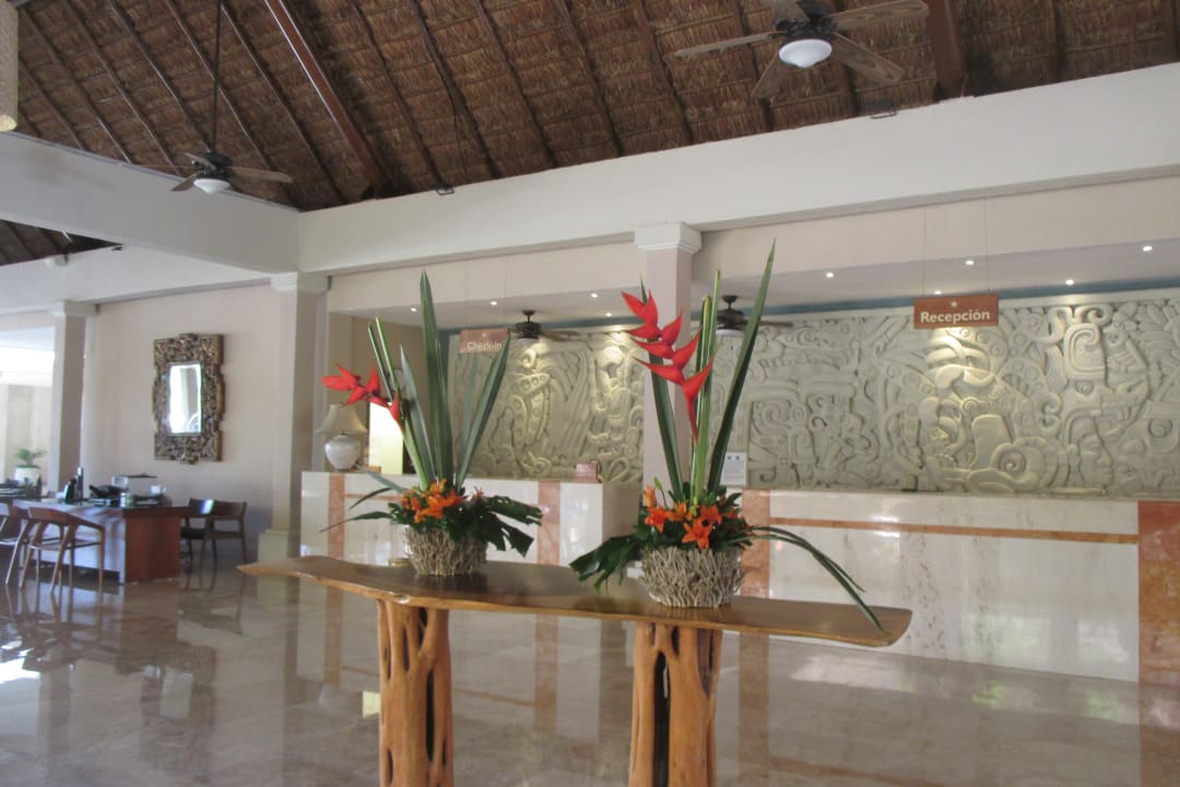 Lobby Iberostar Waves Tucan