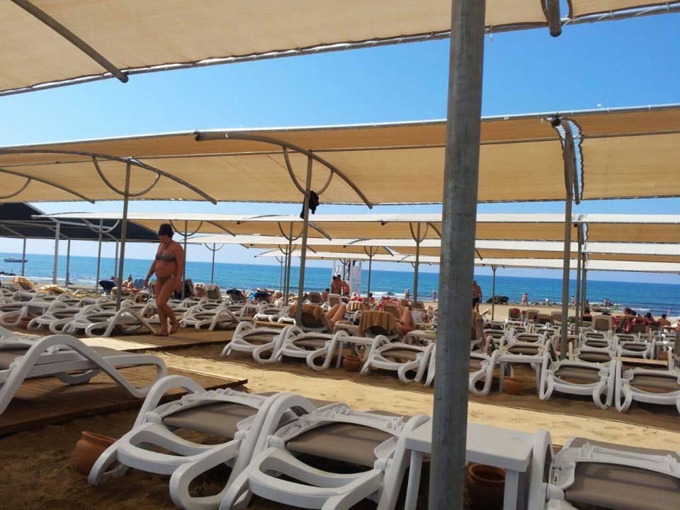 Strand Mary Hotel Side