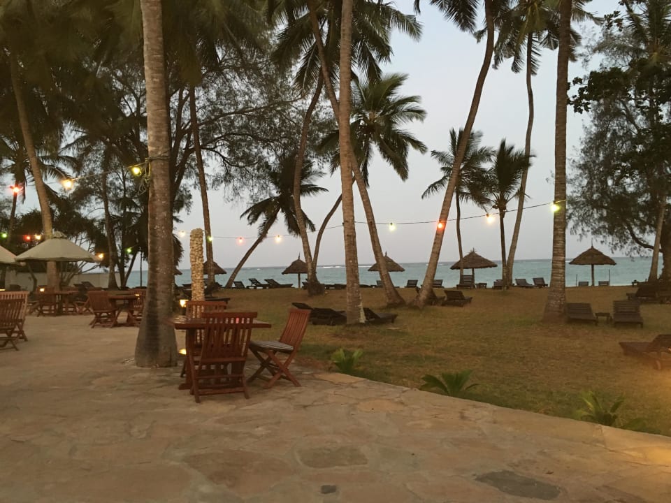 2x die Woche draußen Buffet Hotel Diani Sea Lodge