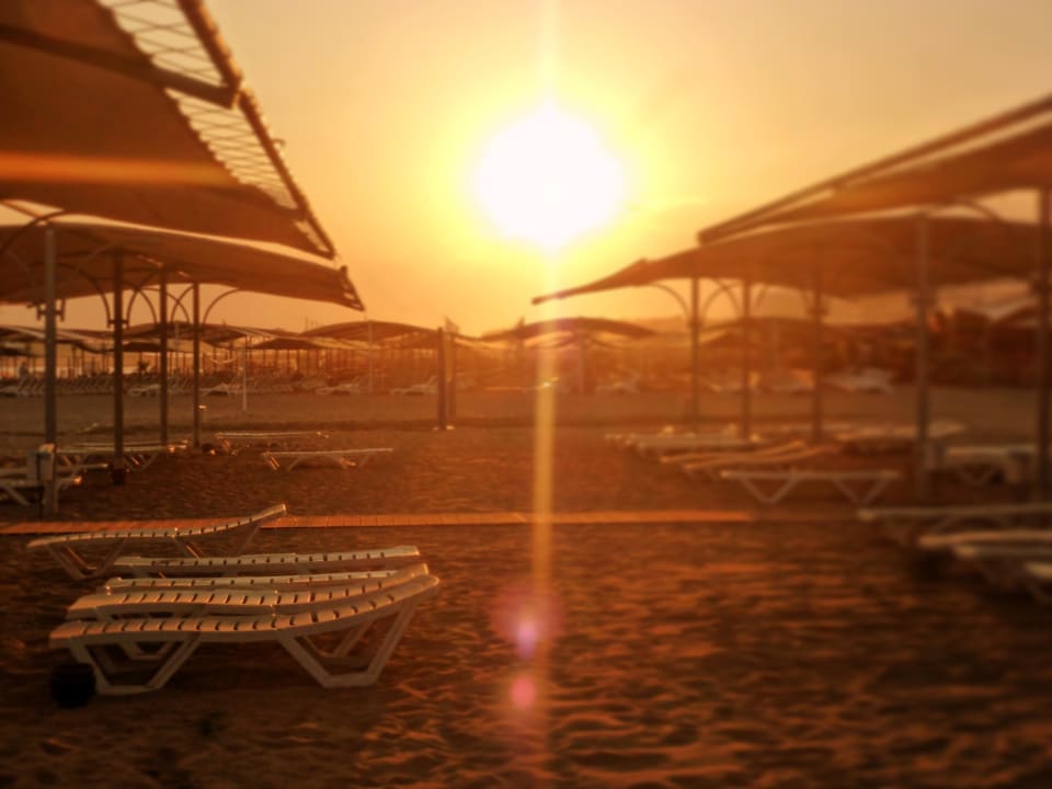 Sonnenuntergang am Strand  Calimera Hane Garden