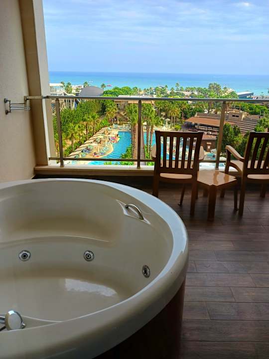 Zimmer Saturn Palace Resort Hotel