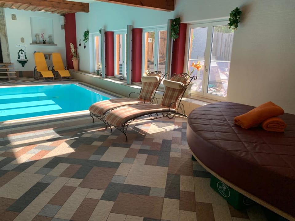 Pool 1. Bier & Wohlfühlhotel Gut Riedelsbach