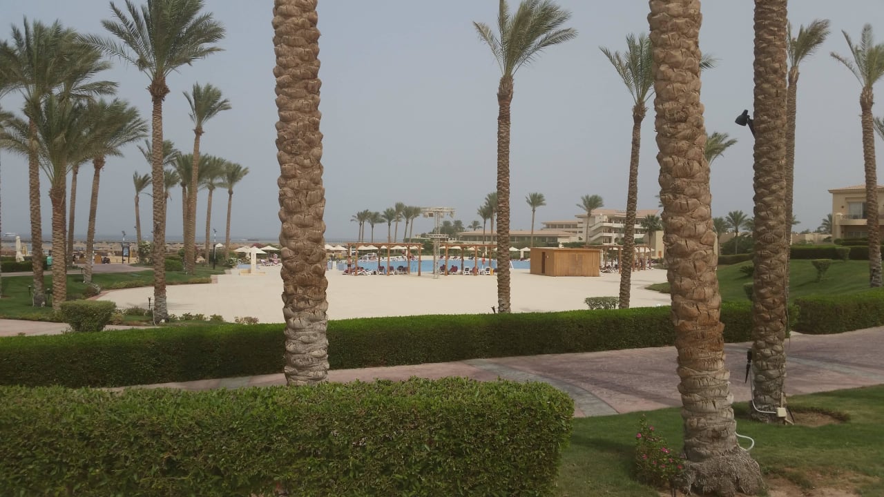 Blick zum Strand Cleopatra Luxury Resort Makadi Bay
