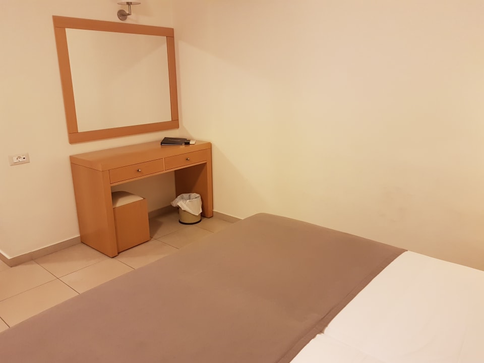 Zimmer Ariadne Beach Hotel