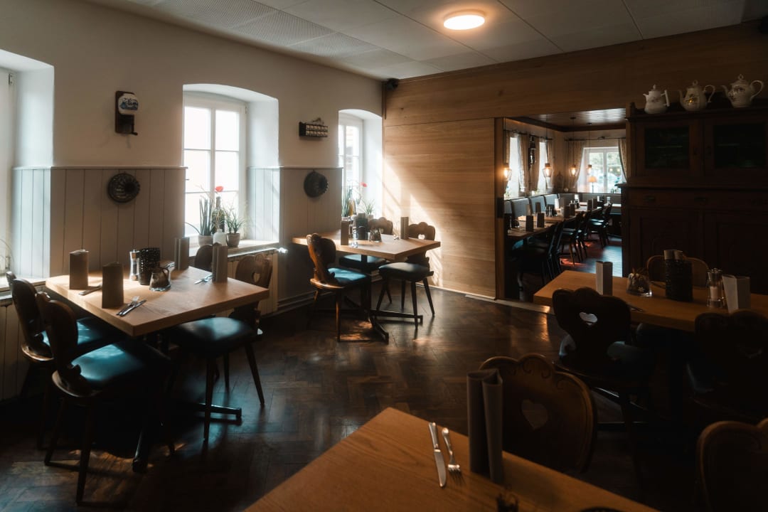 Gastro Landhotel & Weingasthof Schwarzer Adler