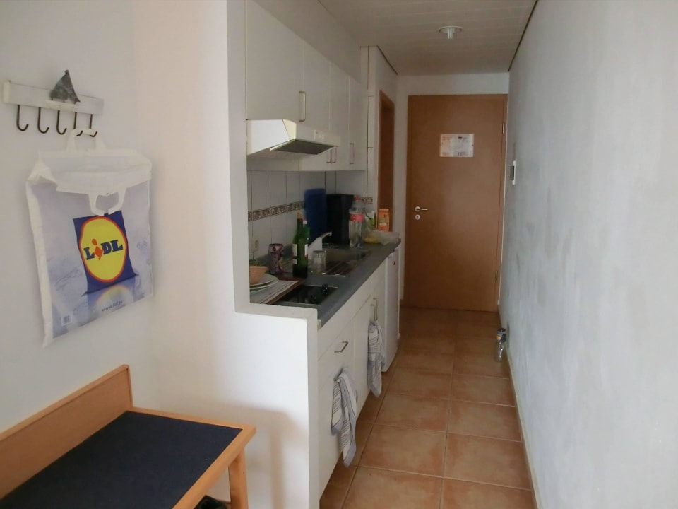 Kl. Küche und hi. Eingang ins App. Marina Playa Suite Hotel
