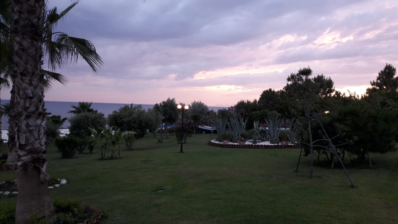 Gartenanlage Hotel Turan Prince