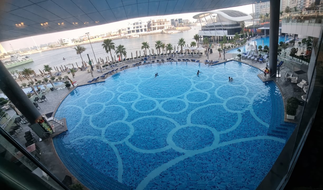 Pool Conrad Abu Dhabi Etihad Towers