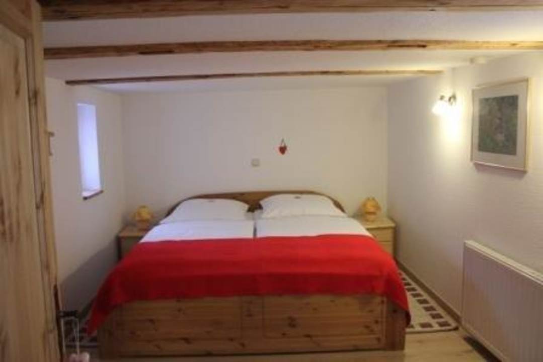 1. Schlafzimmer Fewo 2 nach hinten Ferienwohnungen Altstadtnest