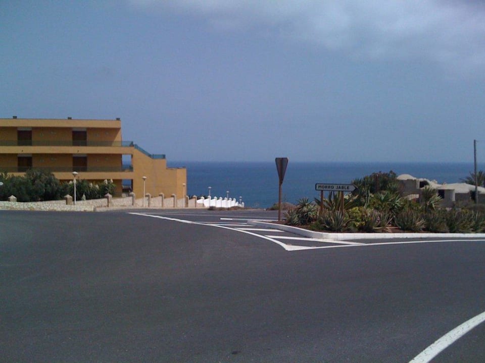 Straße vor dem Hotel SBH Club Paraiso Playa