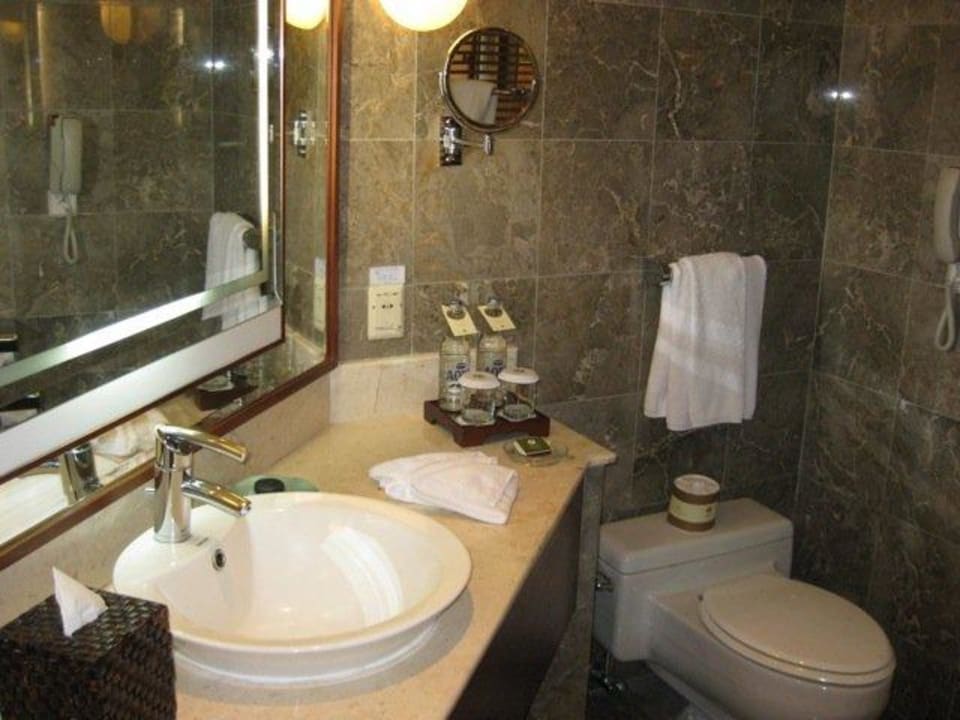 Bad im Zimmer The Laguna A Luxury Collection Resort & Spa