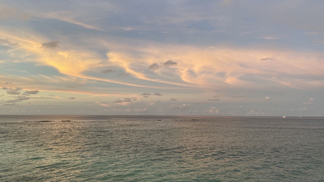 Strand Kuredu Island Resort & Spa