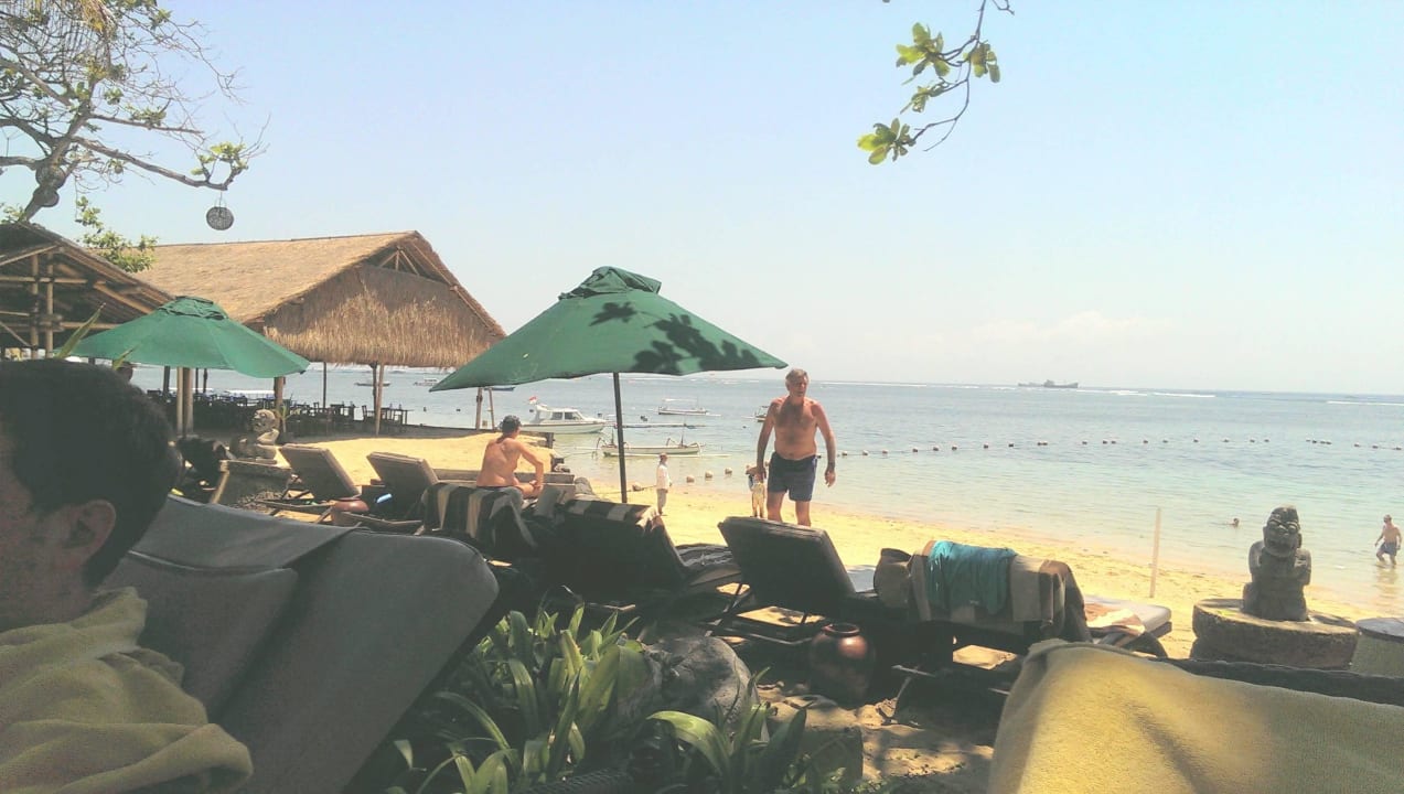 Strand, kaum da aber das Restaurant war super Novotel Bali Benoa Hotel