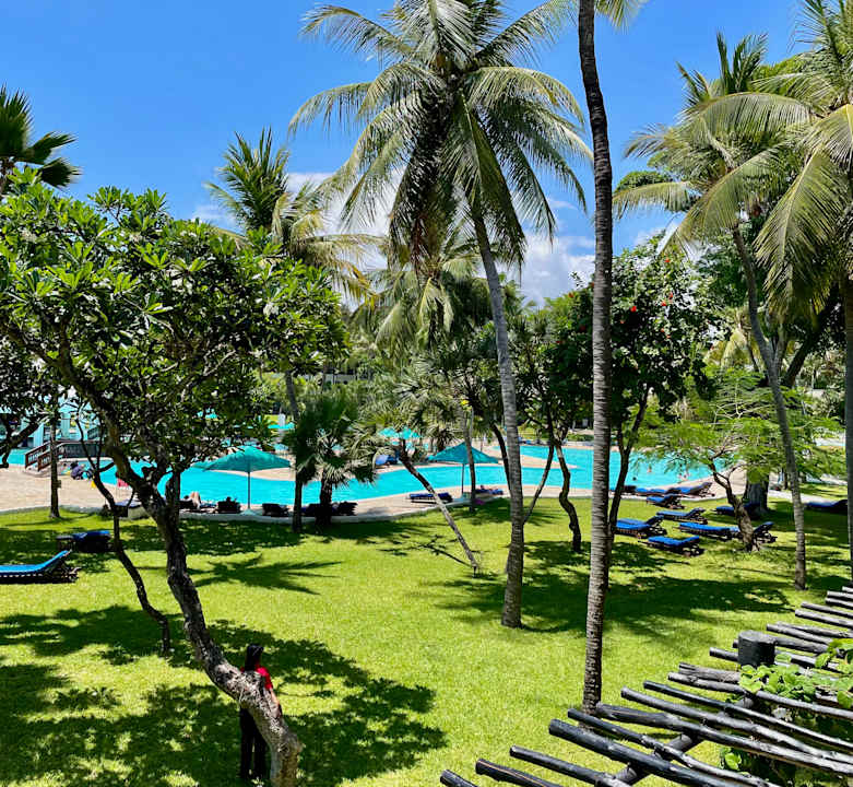 Pool Hotel Southern Palms Beach Resort