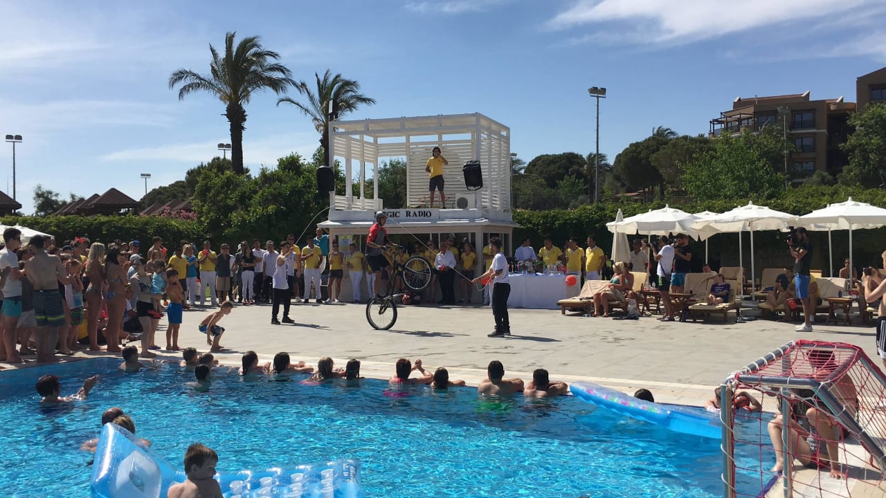 Die Show am Pool war gigantisch  Asteria Family Belek